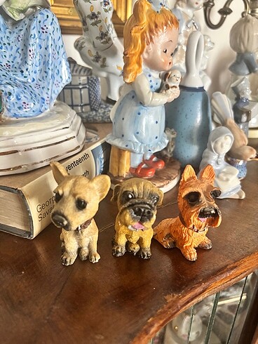 American Vintage Üç minik köpek