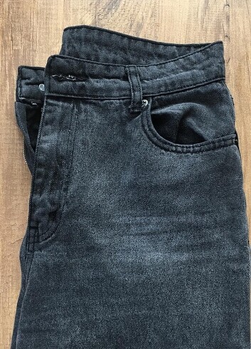 Yırtmaç detaylı pantolon