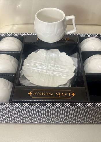 Beyaz Desenli Porselen Fincan Takımı - Görsel 3