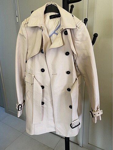 Zara trenchcoat