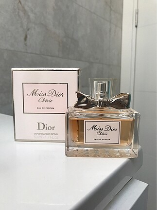 Miss Dior Cherie