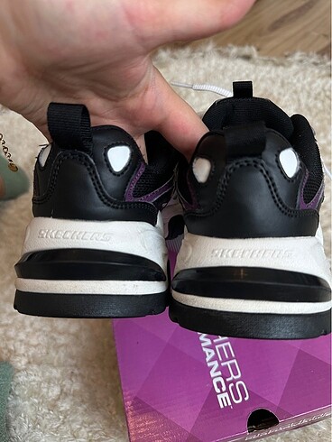 37,5 Beden skechers