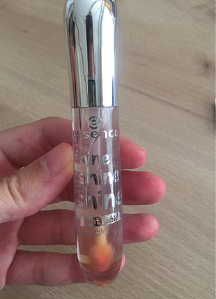 Essence gloss 