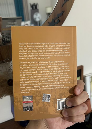  Beden İdealist Öğretmen - Grigoriy Petrov