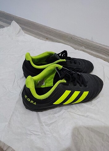 Adidas Copa 35 numara çocuk halısaha ayakkabısı