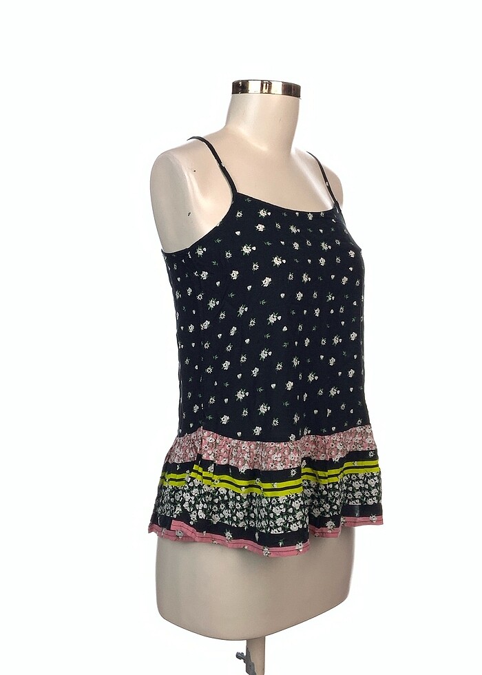 LC Waikiki Bluz %70 İndirimli. - Görsel 2