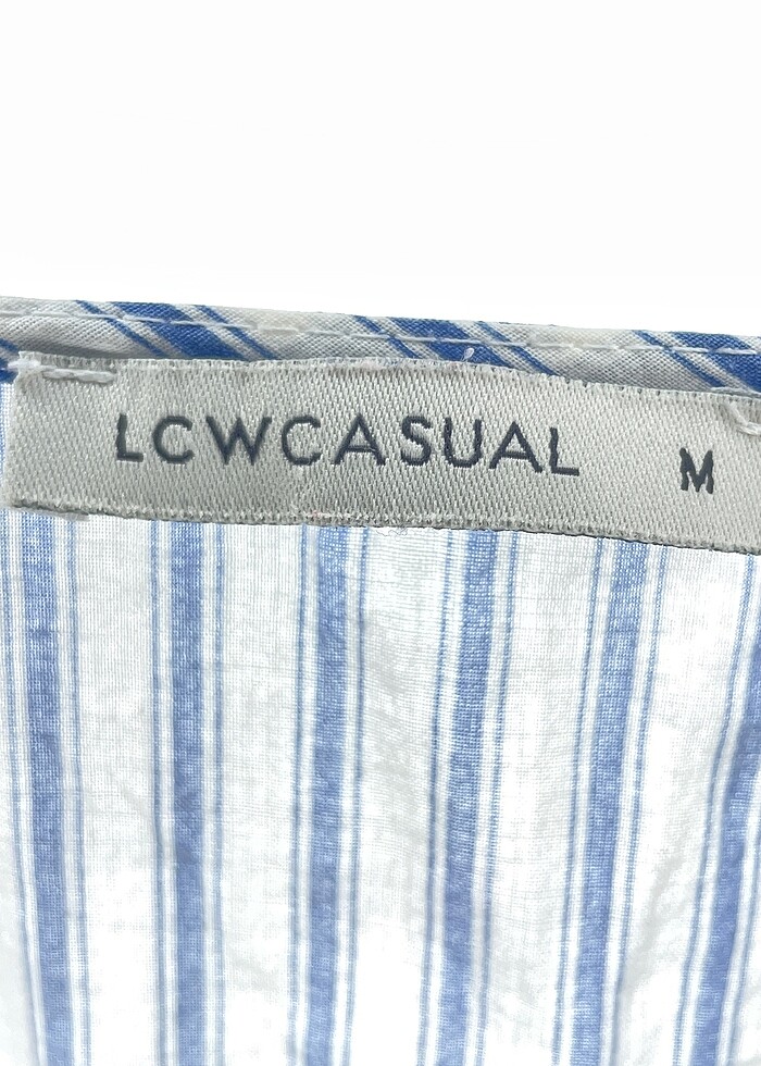 LC Waikiki Bluz %70 İndirimli. - Görsel 4