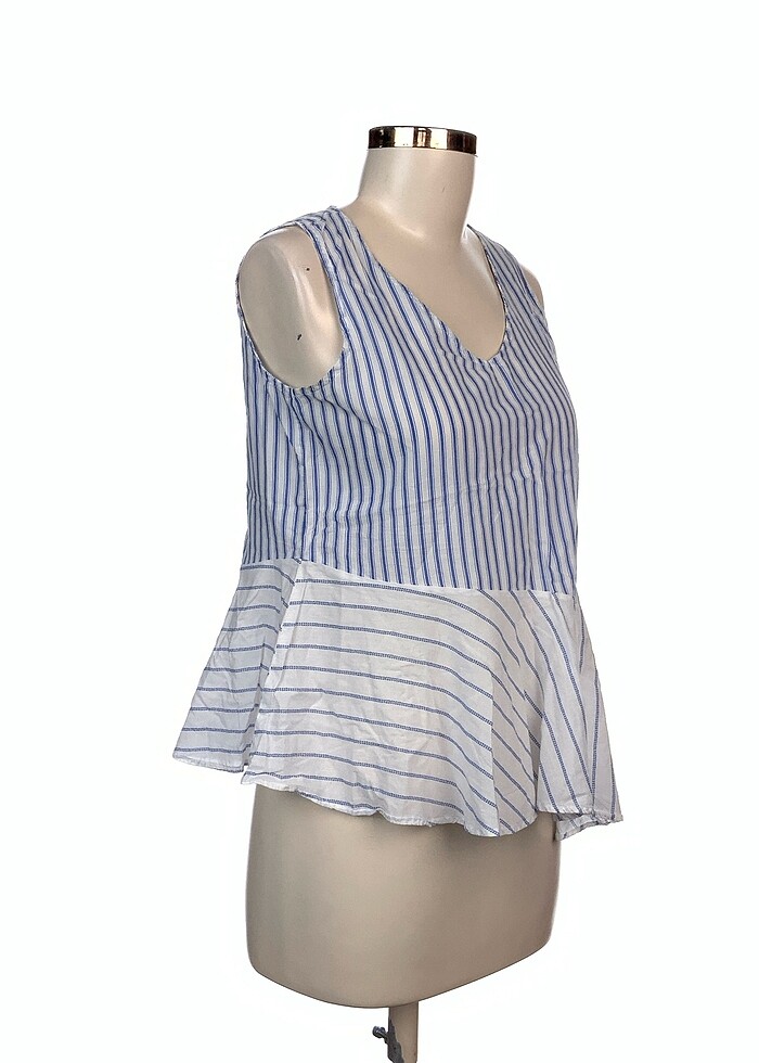 LC Waikiki Bluz %70 İndirimli. - Görsel 2