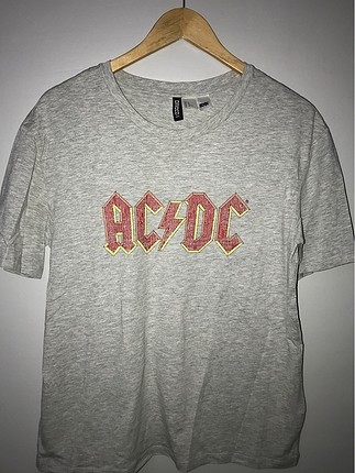 H&M acdc tshirt