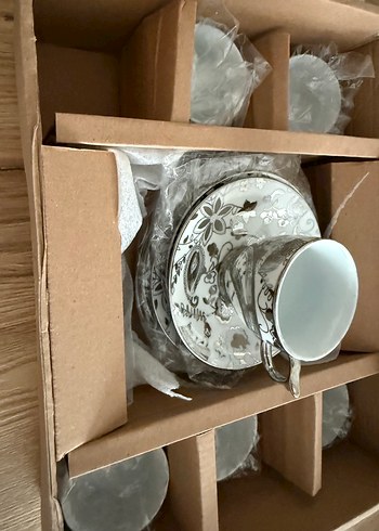 Gri Beyaz Desenli Porselen Fincan ve Tabak Seti - Görsel 4