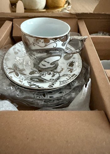 Gri Beyaz Desenli Porselen Fincan ve Tabak Seti - Görsel 2