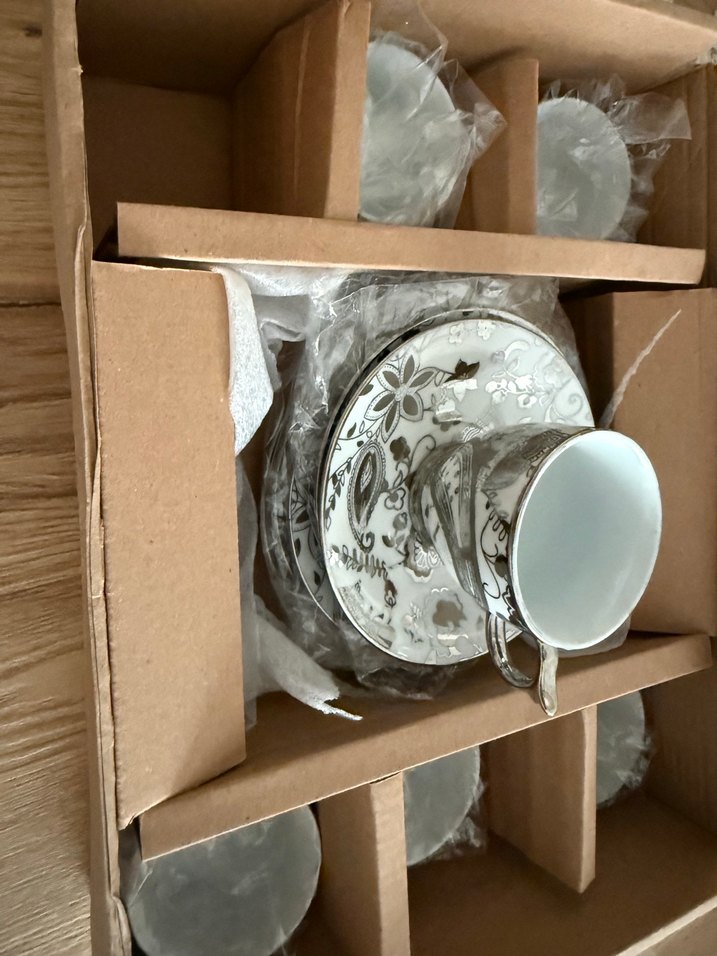 Gri Beyaz Desenli Porselen Fincan ve Tabak Seti - Görsel 4