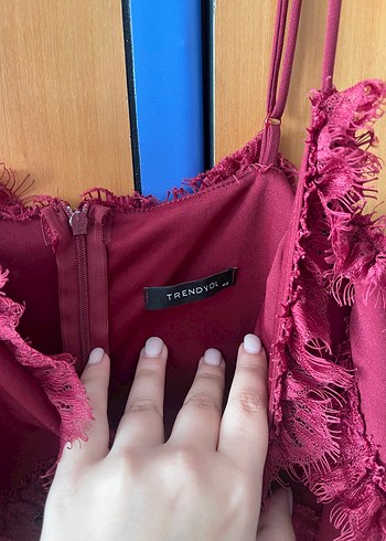 Bordo Straplez Midi Fırfırlı Elbise - Görsel 4