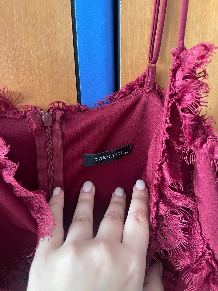 Bordo Straplez Midi Fırfırlı Elbise - Görsel 4