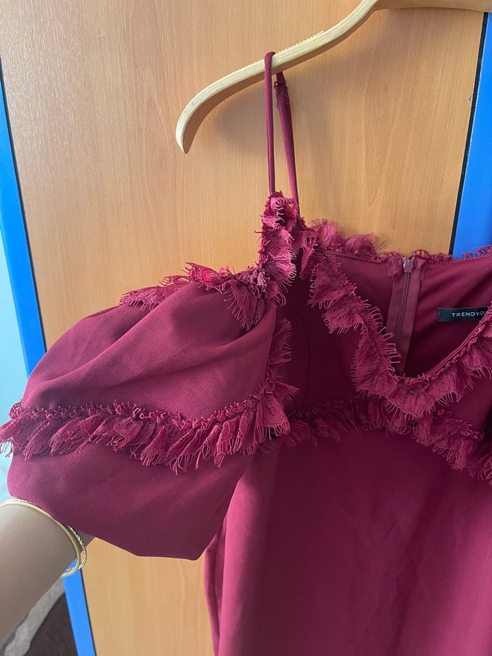 Bordo Straplez Midi Fırfırlı Elbise - Görsel 3