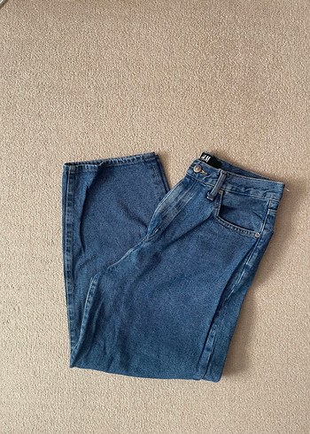 Gri Tonlu Rahat Kesim Midi Kadın Kot Pantolon