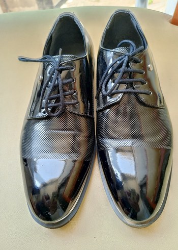 @Siyah Parlak Yılan Derisi Desenli Bağcıklı Erkek Klasik Ayakkab - Görsel 2