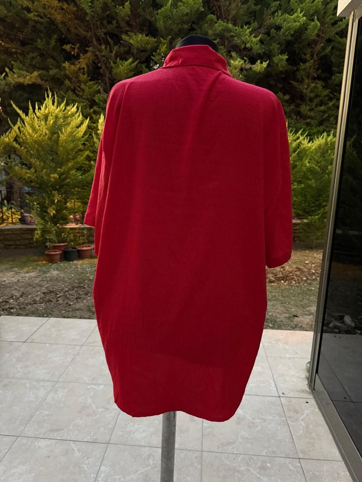 Düğmeli Kırmızı Midi Kadın Gömlek - Görsel 2