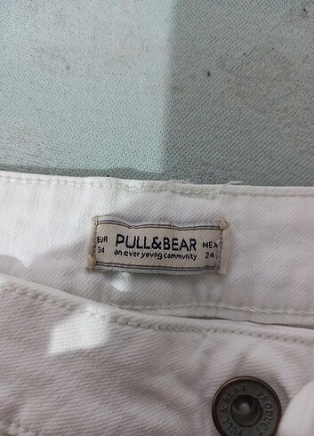 34 Beden beyaz Renk Pull & Bear şort 