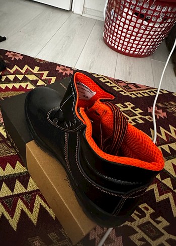 Mekap Hiç Kullanılmadı Kışlık Bot. Çelik Burunlu İş Ayakkabısı - Görsel 3