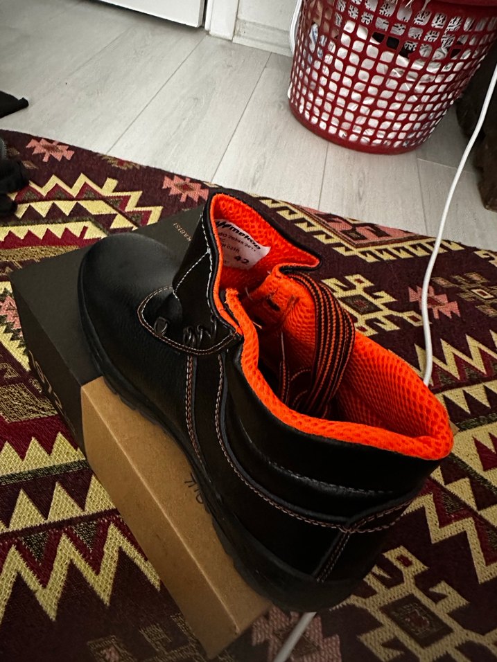 Mekap Hiç Kullanılmadı Kışlık Bot. Çelik Burunlu İş Ayakkabısı - Görsel 3