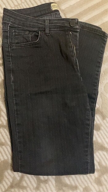 Siyah pantolon jean