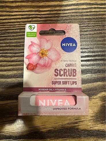 Nivea peeling etkili dudak nemlendirici