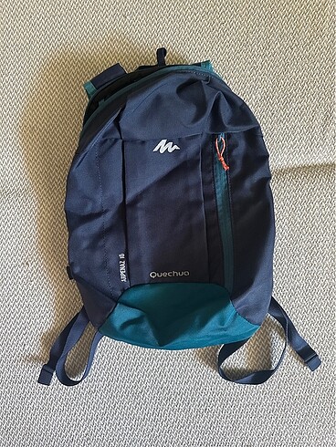 Decathlon sırt çantası