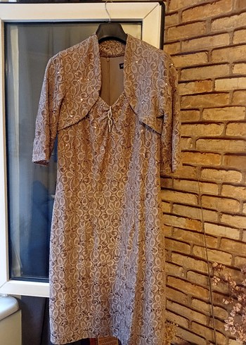 Dantel Detaylı V Yaka Bej Uzun Elbise - Görsel 8