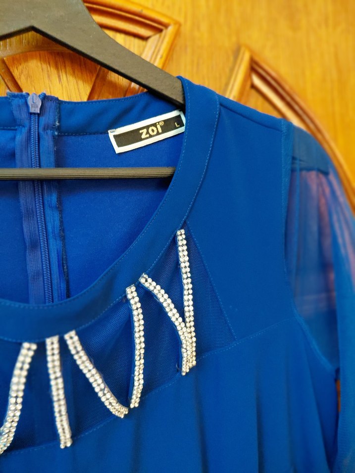 V Yaka Kısa Kollu Mavi Midi Elbise - Görsel 4