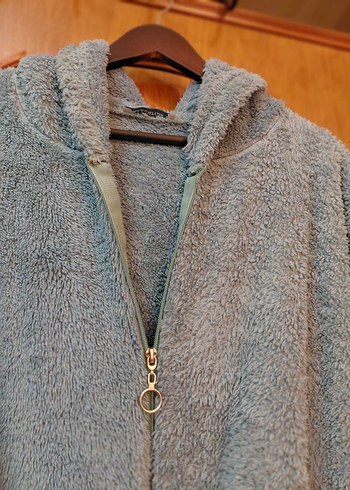 Gri Kapüşonlu, Yumuşak Tüylü Kadın Ceket - Görsel 2