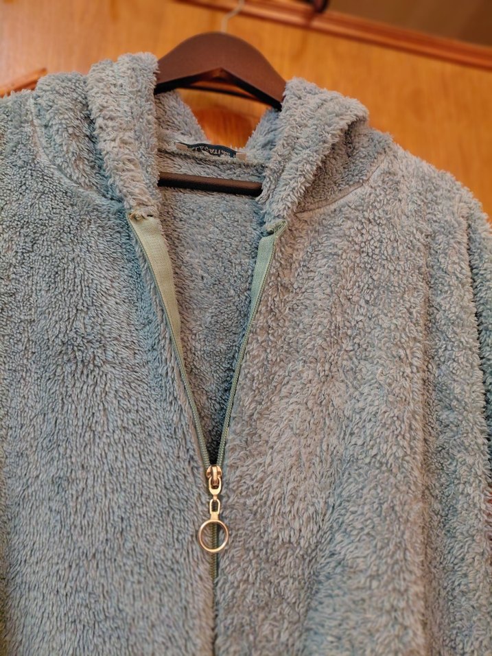Gri Kapüşonlu, Yumuşak Tüylü Kadın Ceket - Görsel 2
