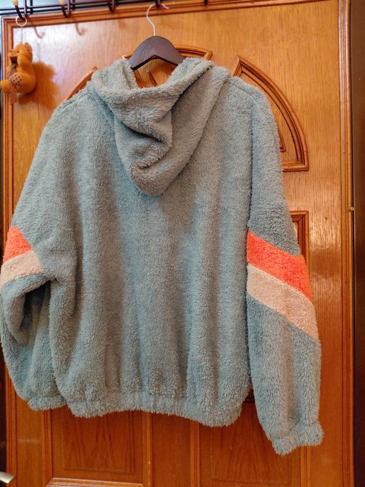 Gri Kapüşonlu, Yumuşak Tüylü Kadın Ceket - Görsel 5