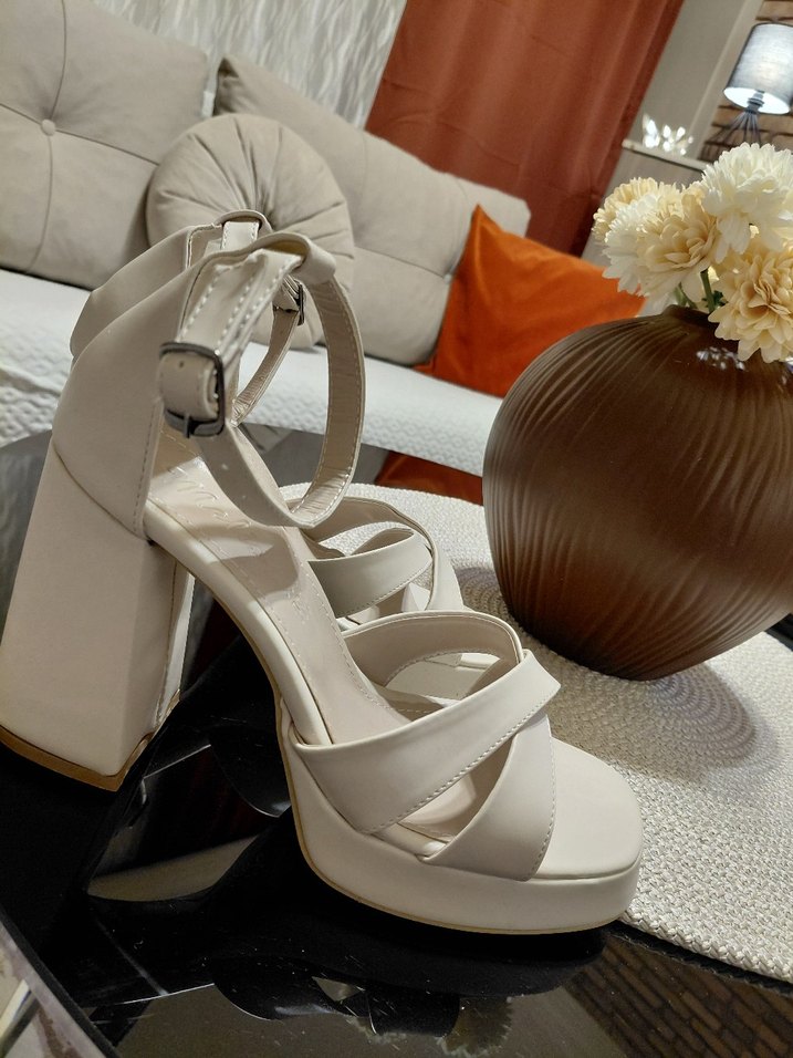 Beyaz Platform Topuklu Kadın Akşam Ayakkabısı - Görsel 2