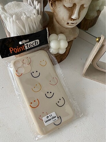 iPhone 11 krem kılıf