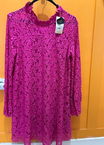 Dantel Detaylı Pembe Mini Elbise