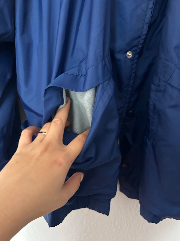 Mavi Düğmeli Erkek Yağmurluk - Görsel 3