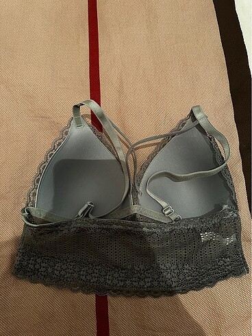 Diğer Göğüs detaylı şık bralet