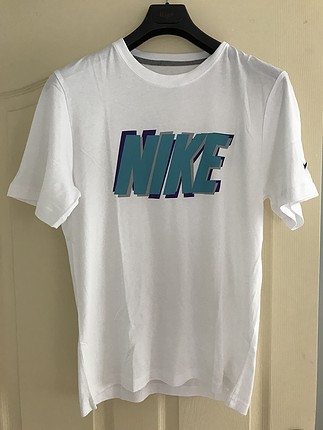 Nike tshirt 