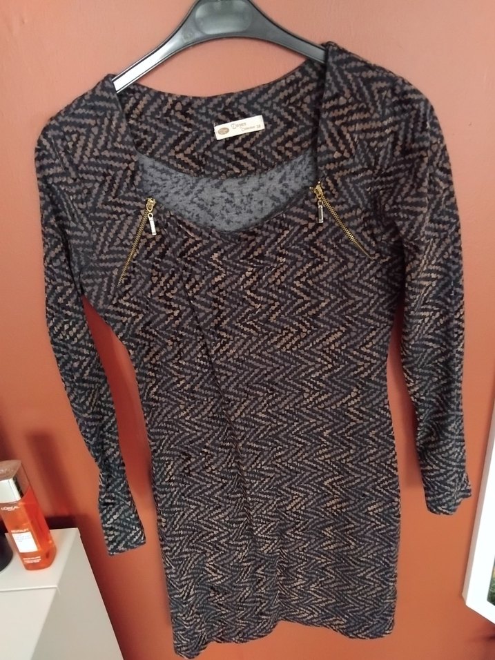 Uzun Kollu V Yaka Desenli kadife Elbise - Görsel 2