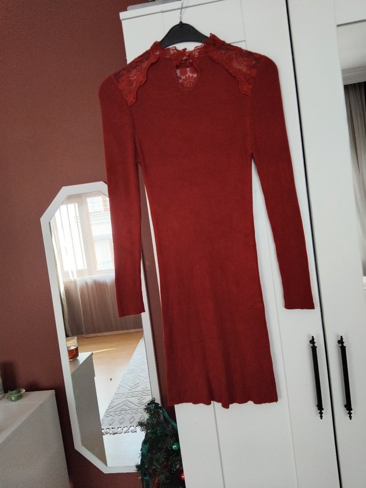 Kırmızı Dantelli Yüksek Yakalı Kadın Triko Elbise - Görsel 2