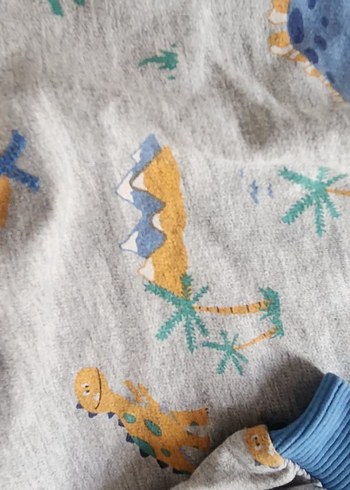 Mavi Yaka ve Paçalı Gri Dinozor Desenli Sweatshirt - Görsel 2