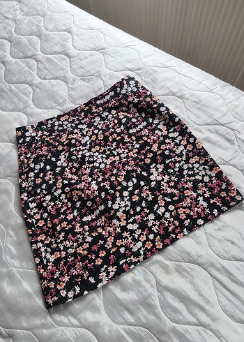 Çiçek Desenli Mini Etek - Görsel 2