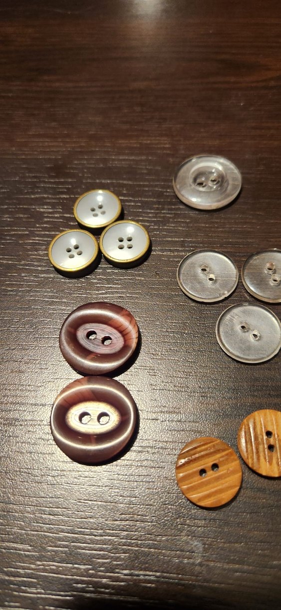 Çeşitli Renk ve Desenlerde Düğmeler - Görsel 3