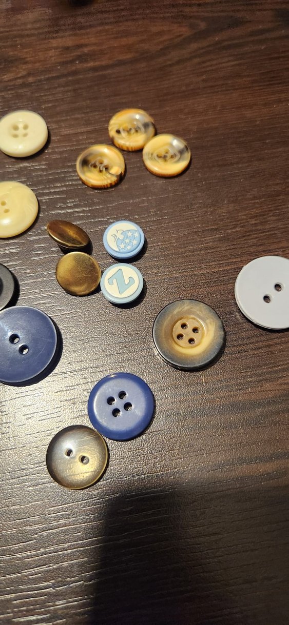 Çeşitli Renk ve Desenlerde Düğmeler - Görsel 4