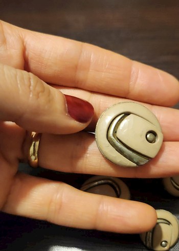 bej vintage düğmeler - Görsel 3