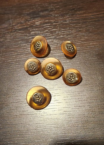 Altın Düğmeli Vintage Kadın Düğmeleri