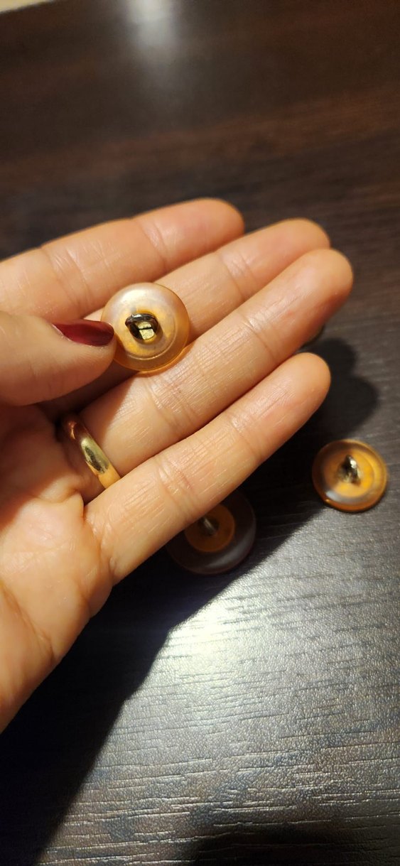 Altın Düğmeli Vintage Kadın Düğmeleri - Görsel 3