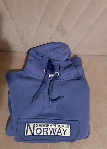 Kapşonlu Sweat Yepyeni