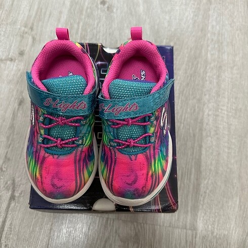 23 Beden çeşitli Renk Skechers kız ayakkabı